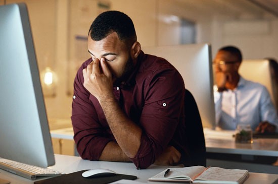 Burnout - 5 riesgos del trabajo desde casa que están aquí para quedarse